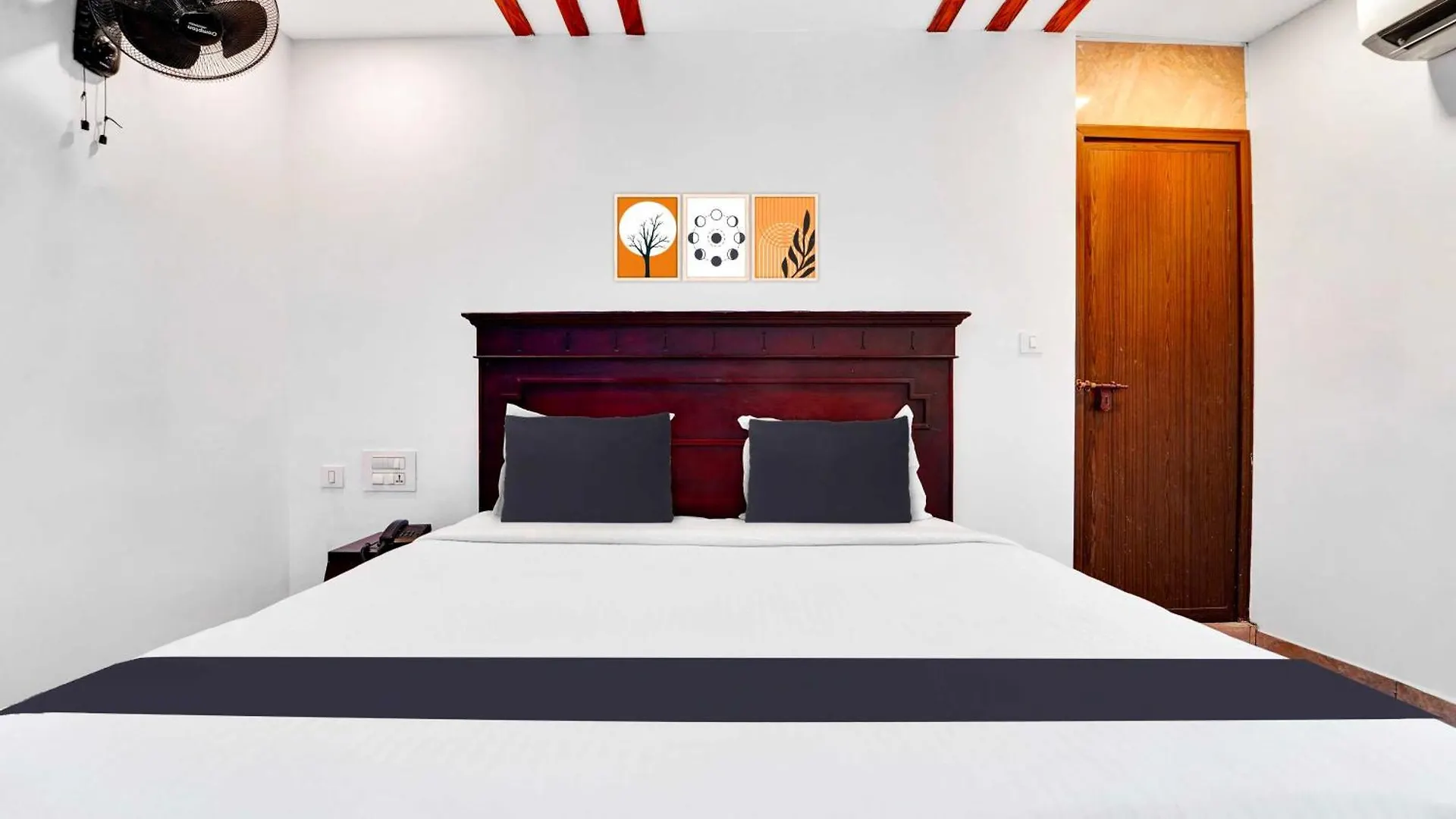 Hotel Collection O Ernakulam Near North Railway Station Kochi